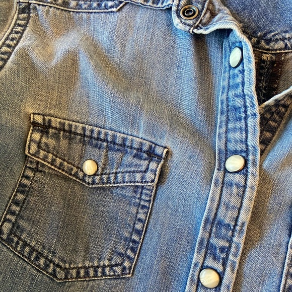 EUC Vintage American Eagle Women’s Chambray Button-Down Shirt - Picture 5 of 7